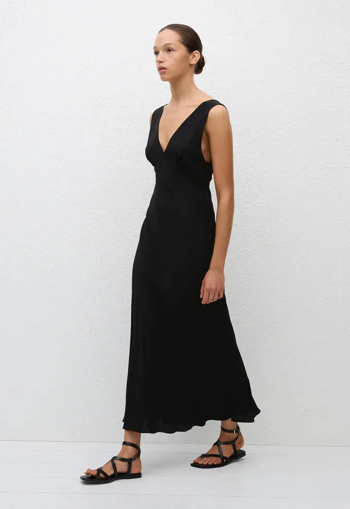 (PRE-ORDER) PLUNGE SLIP DRESS - BLACK